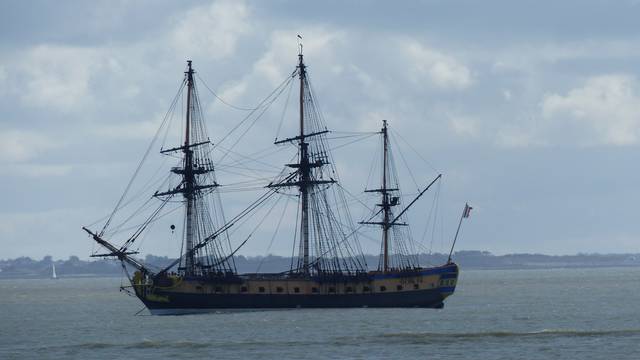 L'Hermione au large de Rivedoux